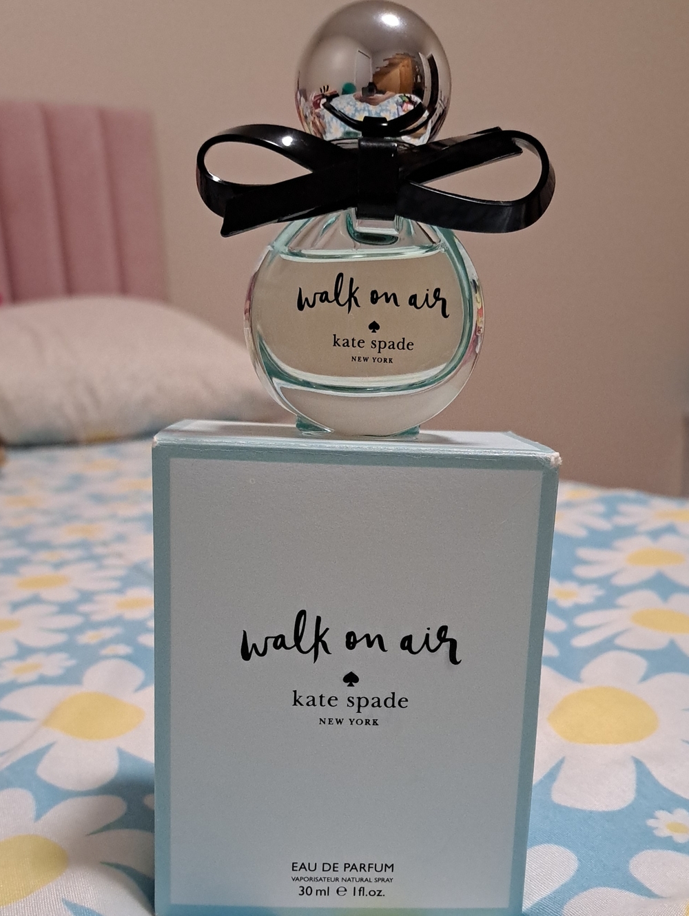 kate spade Walk On Air Eau de Parfum - light blue with black bow